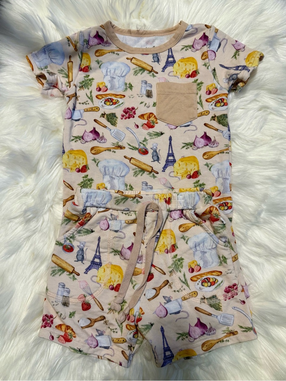 Little Crowns and Capes Short Pajama Set with Culinary Print Size 2t